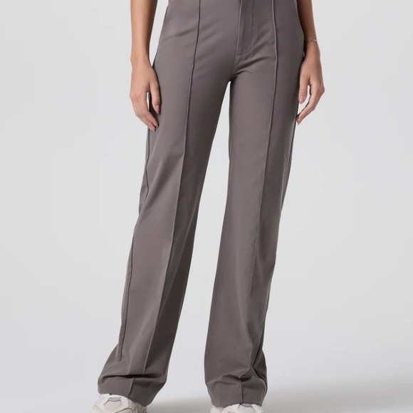 Vuori Meta Wideleg Pants in Small Long - NWOT - Picture 3 of 4